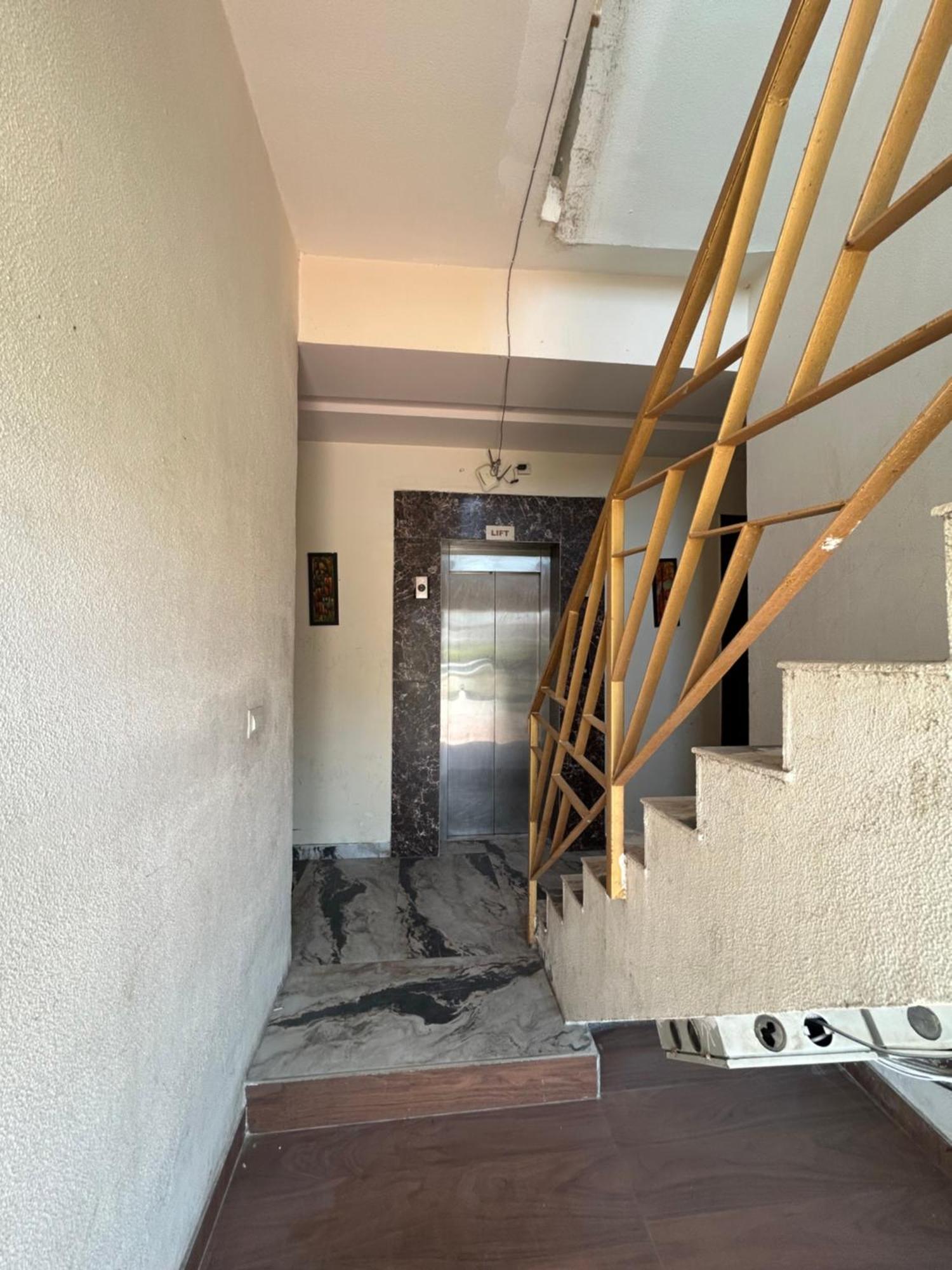 Anandan Citrine Hotel Vrindāvan Buitenkant foto